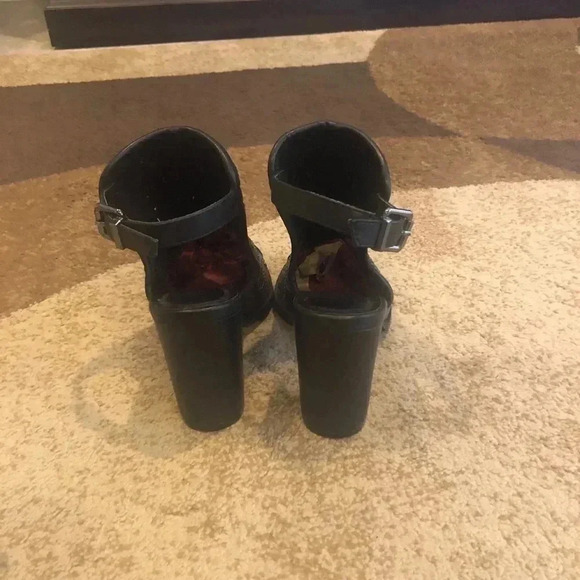 Hot topic heels/women’s size 71/2 - Picture 4 of 4